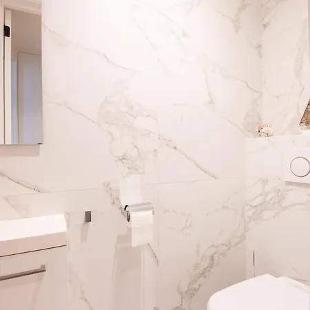 Апартаменти Marvelous And Luxurious With Parking Остенде