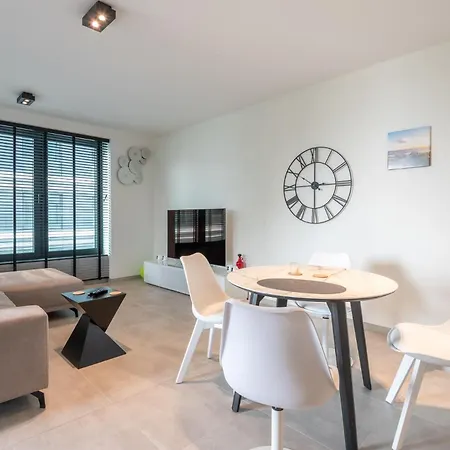 Marvelous And Luxurious With Parking Ostend