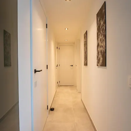 Апартаменти Marvelous And Luxurious With Parking Остенде